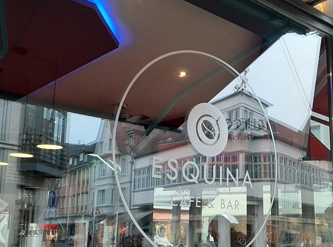 Esquina Café und Bar hoch