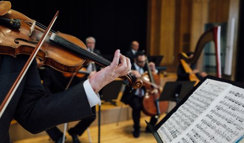 Staatsbad Orchester Geige und Klavier neu