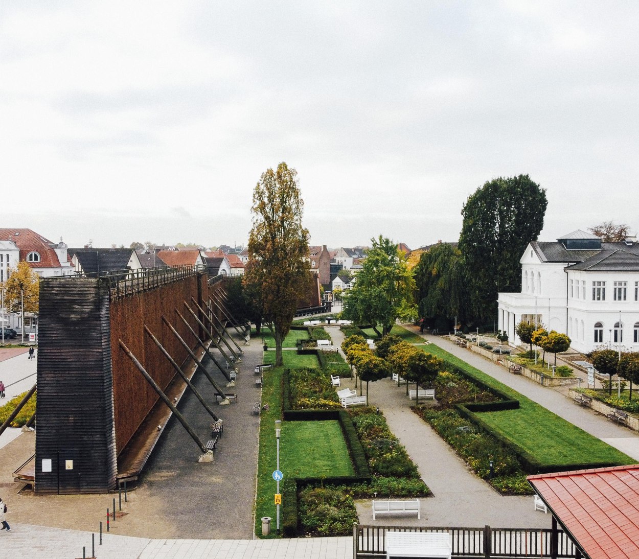 Gradierwerk Uhrenturm mit Gradierwerk Parkstraße, © Stadt Bad Salzuflen / S. Strothbäumer