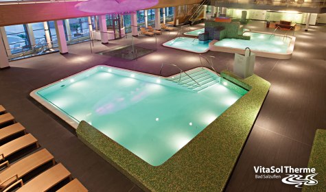 Lassen Sie sich verwöhnen und entspannen Sie in der Vitasol Therme., © VitaSol Therme