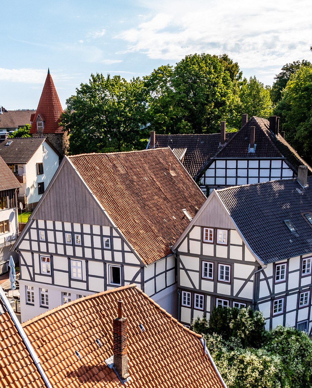 &Uuml;ber den D&auml;chern von Bad Salzuflens Altstadt aufgenommene Fachwerkszene