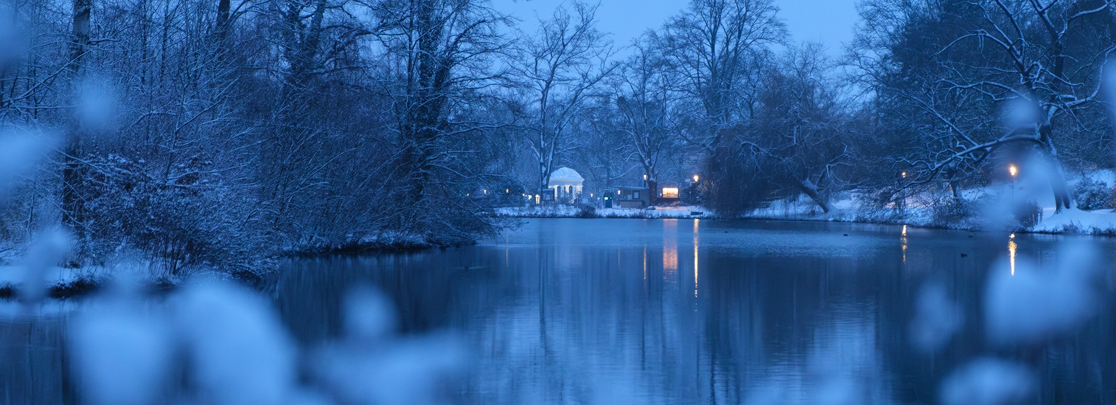 Blick &uuml;ber den Kurparksee Richtung Leopold-Sprudel
