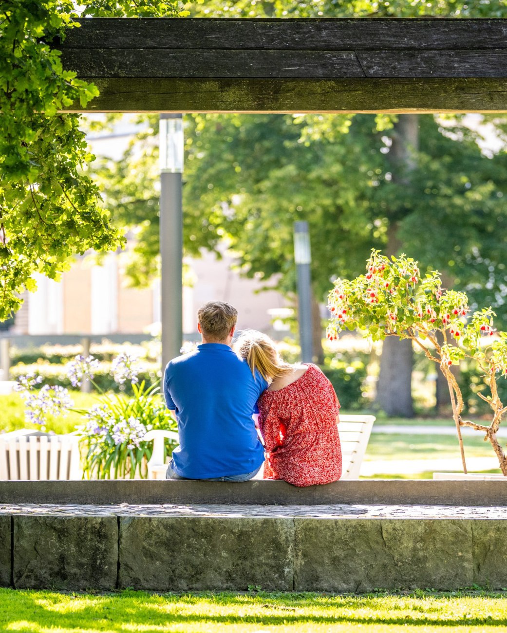 Paar sitzend im Kurpark, © Stadt Bad Salzuflen / Teutoburger Wald Tourismus / D.Ketz Paar sitzend im Kurpark, © Stadt Bad Salzuflen / Teutoburger Wald Tourismus / D.Ketz