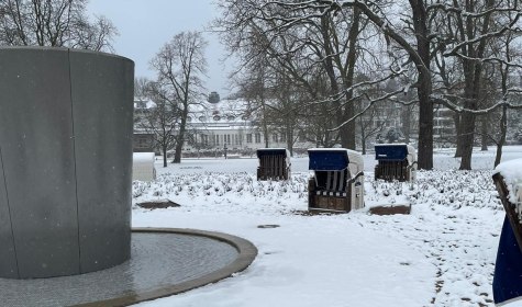 RuheOase mit Strandk&ouml;rben mit Schnee &uuml;berzuckert, &copy; Stadt Bad Salzuflen 