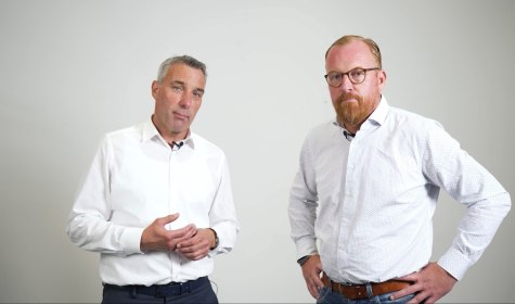 Bürgermeister Dirk Tolkemitt und Stadtwerke Geschäftsführer Volker Stammer berichten, dass das Abkochgebot in Bad Salzuflen aufgehoben ist., © Stadtwerke Bad Salzuflen