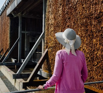 Erleben und leichtes Atmen am ErlebnisGradierwerk in Bad Salzuflen., © Staatsbad Salzuflen GmbH / S. Strothbäumer