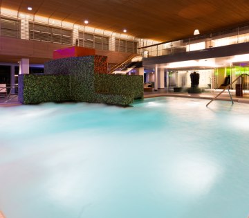 Entspannen Sie im Sprudelbecken der VitaSol Therme in Bad Salzuflen., © VitaSol Therme GmbH