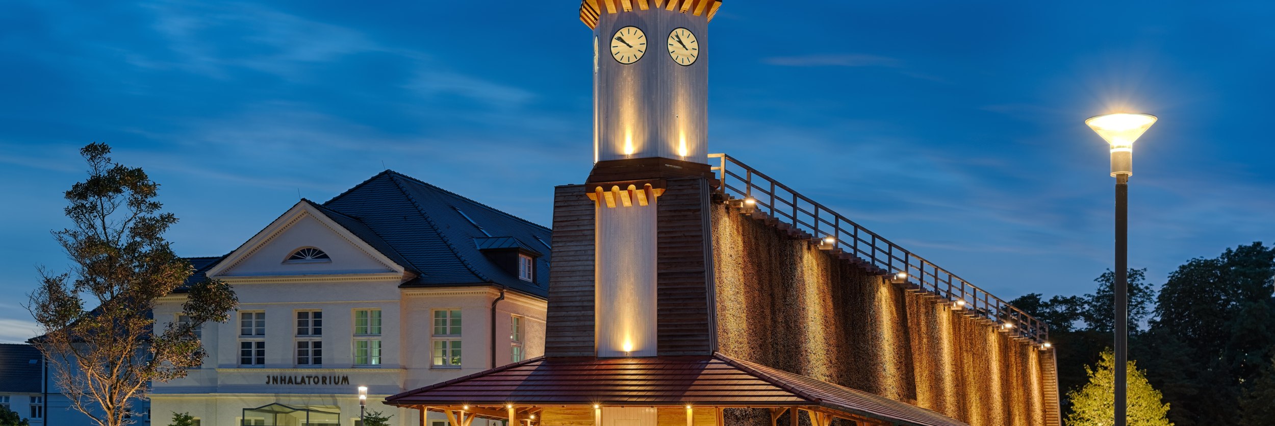 Sommerabend am Uhrenturm, &copy; adobe-stock.com &ndash; Blickfang