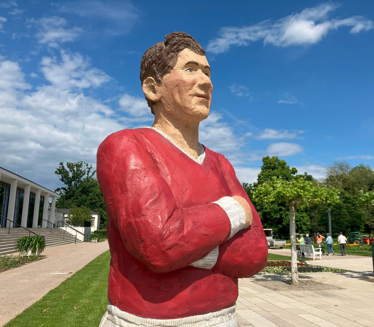 Detailaufnahme Alltagsmensch Fußballer, © Stadt Bad Salzuflen Eine Nahaufnahme des Gesichts der Fußballer-Skulptur