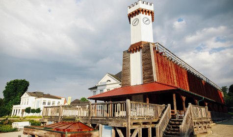 Gradierwerke Uhrenturm mit Kneipp-Armbecken, © Stadt Bad Salzuflen / S Strothbäumer