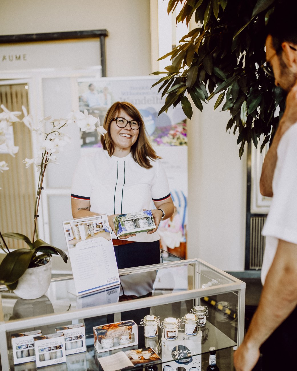 Am Service Center beraten und informieren wie Sie gerne zu all Ihren Fragen., © Staatsbad Salzuflen GmbH / S. Strothbäumer