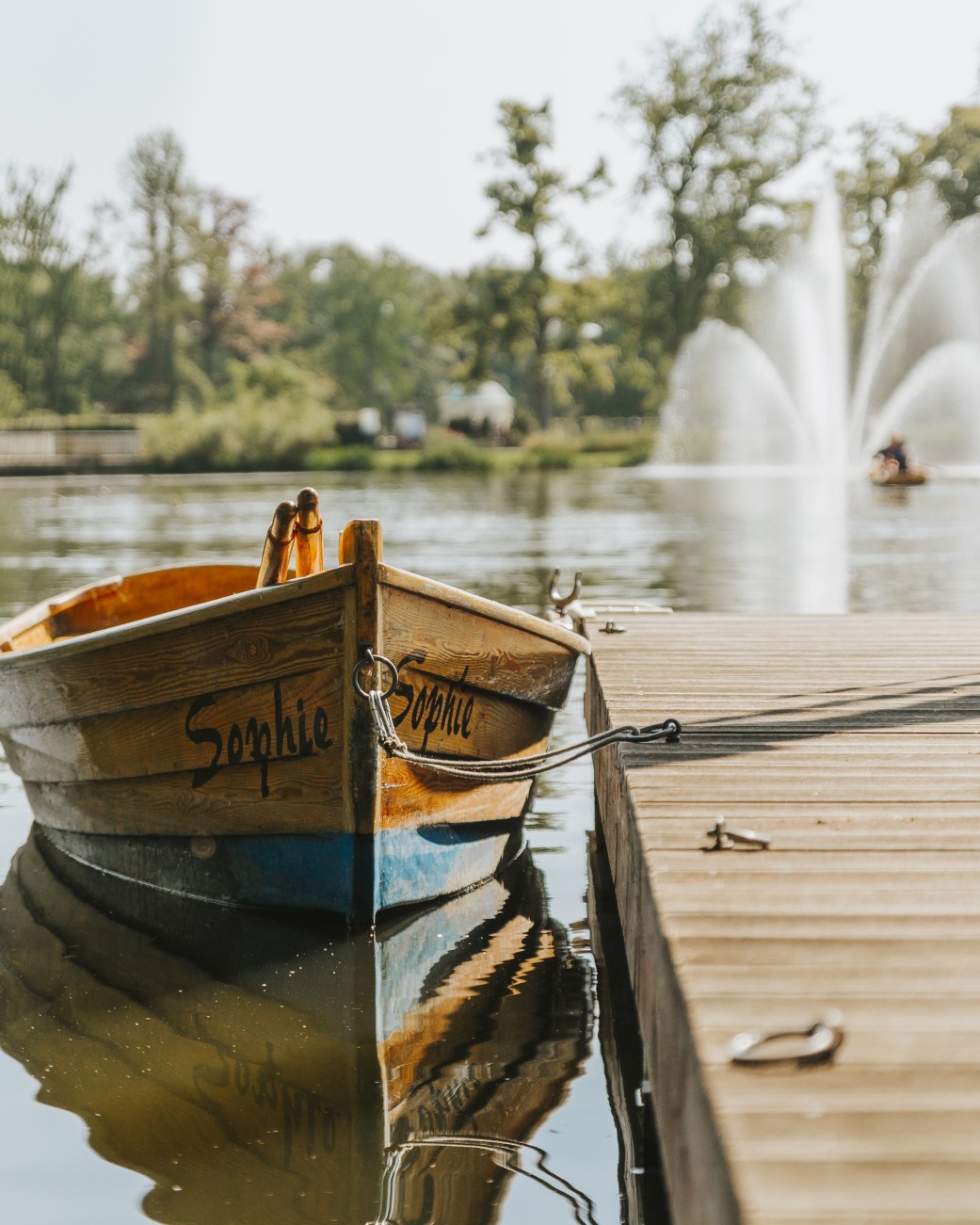 Ruderboot und Wasserfontäne am Kurparksee Bad Salzuflen , © Stadt Bad Salzuflen/M. Adamski