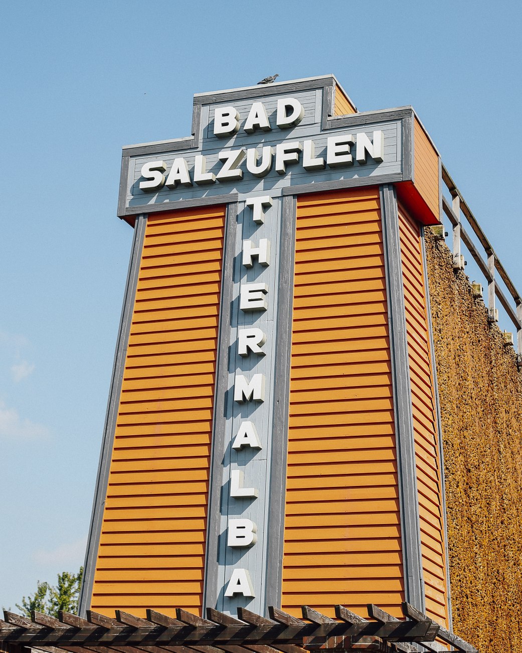 Bad Salzuflen Thermalbad Buchstaben Aufschrift Gradierwerk , © Staatsbad Salzuflen GmbH / S. Strothbäumer