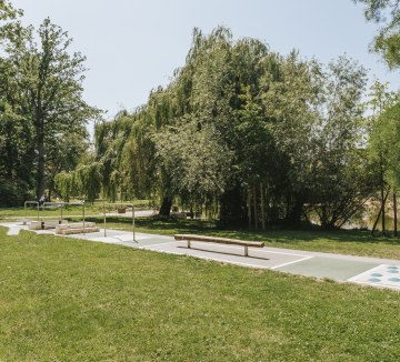 Erlebnis-Barfußpfad im Kurpark, © Stadt Bad Salzuflen/M. Adamski